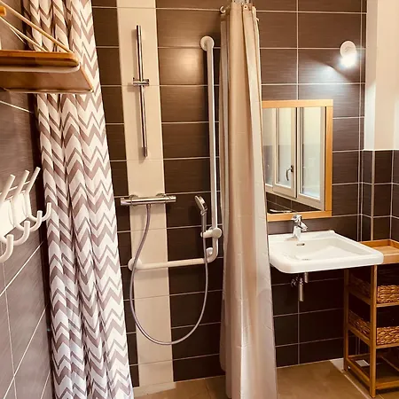 Et Yourte Le Tucaou Avec Bains Nordiques